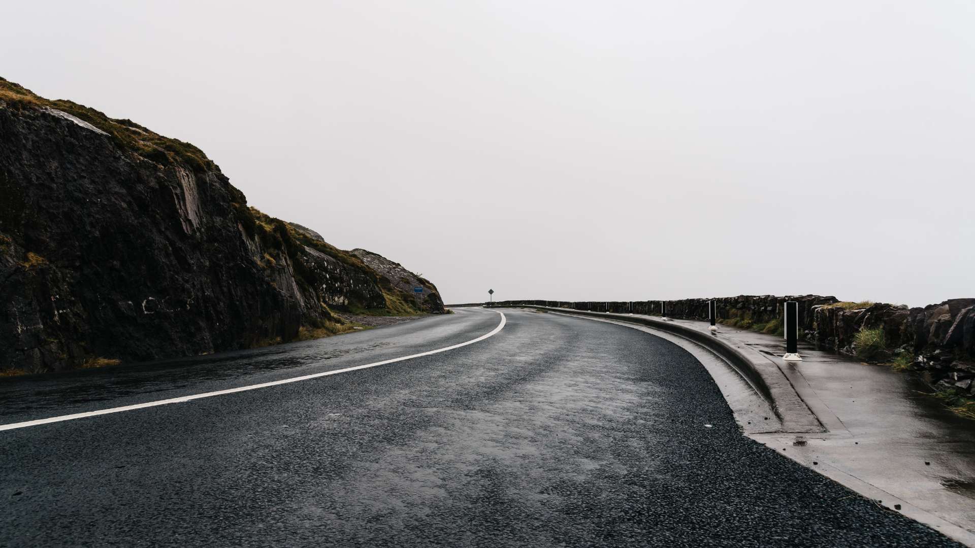 Best photo hikes in Ireland – scenic coastal trail