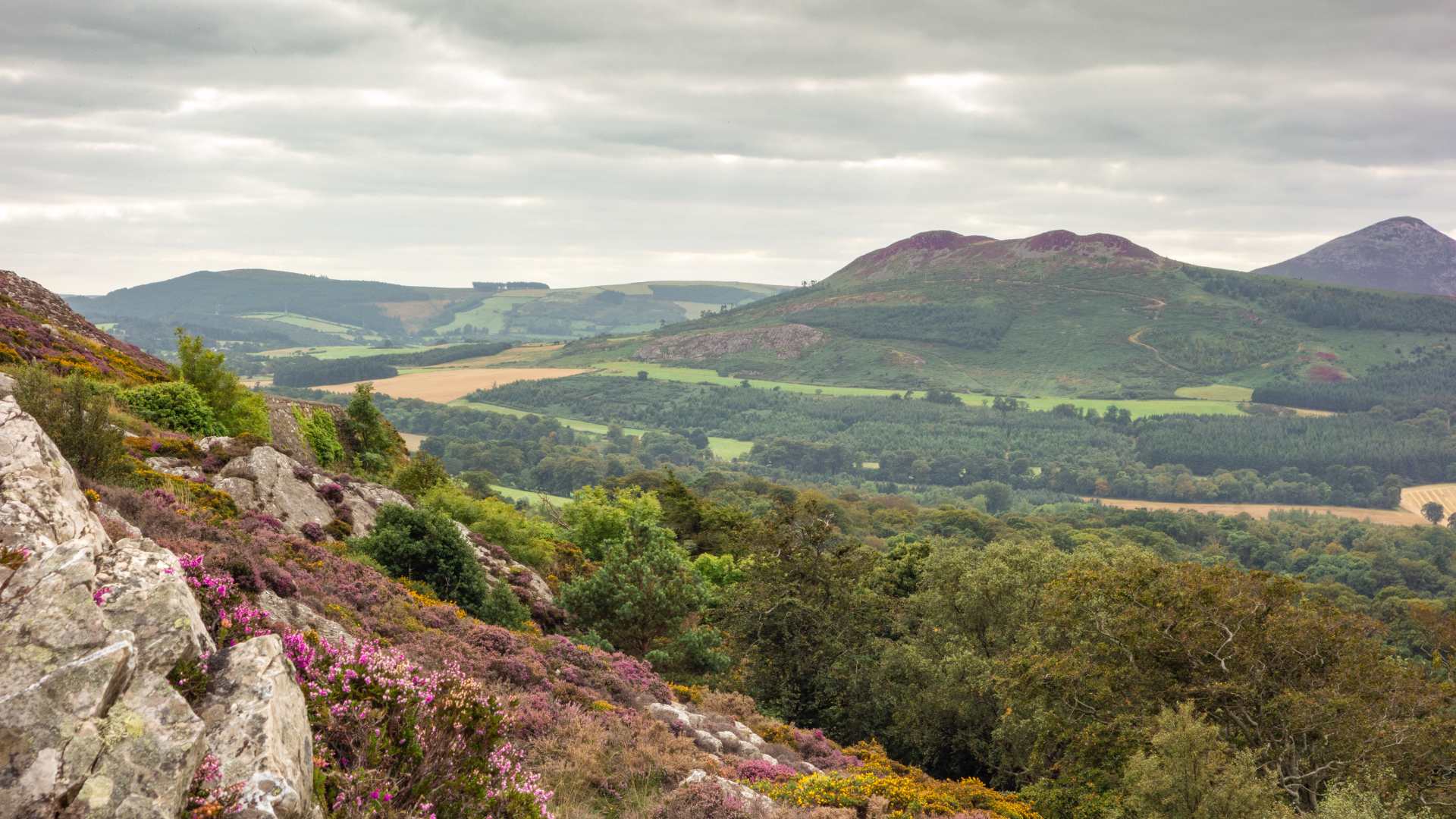 Best photo hikes in Ireland – scenic coastal trail